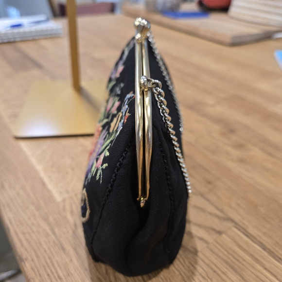 Vintage East German Black Floral Petit Pointe Kisslock Evening Bag - Picture 4 of 8